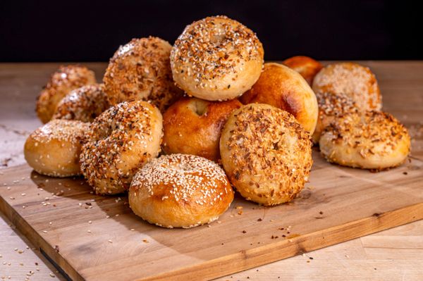 Assorted Bagels cut (36pc)